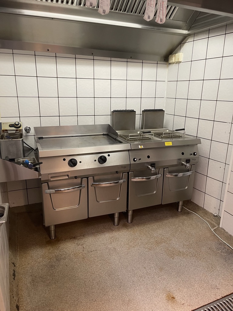Grillplatte und Fritteusen